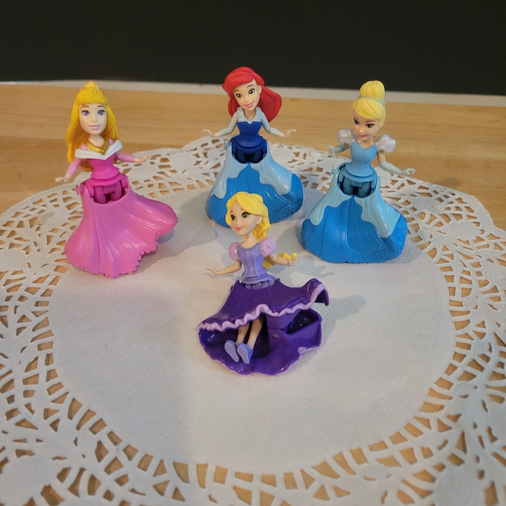 Disney Lot Of Four Disney Princess Royal Clip Figures Rapunzel Cinderella Ariel
